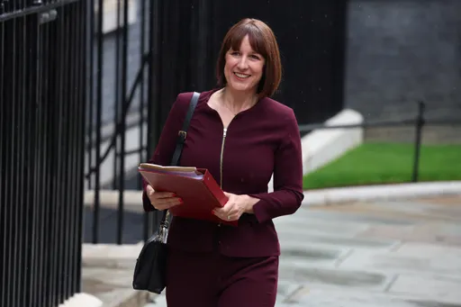 下一步棋怎麼出?前西洋棋后成英國首位女財相 發豪願拚經濟成長史上第一