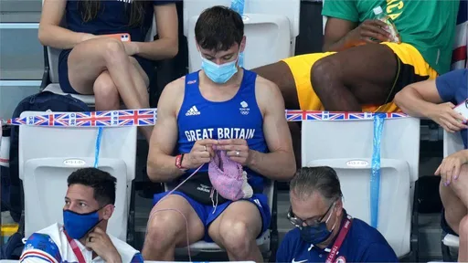 「織毛線跳水天菜」因兒子一句話再戰巴黎奧運!和隊友養眼照讓全網暴動