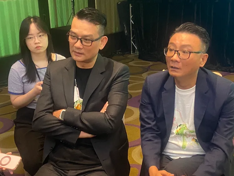 聯發國際董事長鄭凱隆(右)及總經理賴柏宇。陳揚盛攝