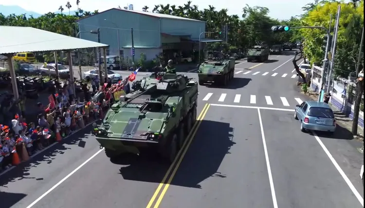 國軍第4作戰區機步333旅戰甲車出動。翻攝畫面