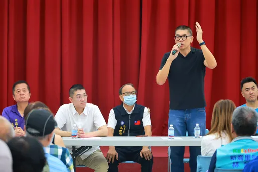 連勝文親赴基隆「挺善樑」 謝國樑:民進黨明年要罷免10藍委