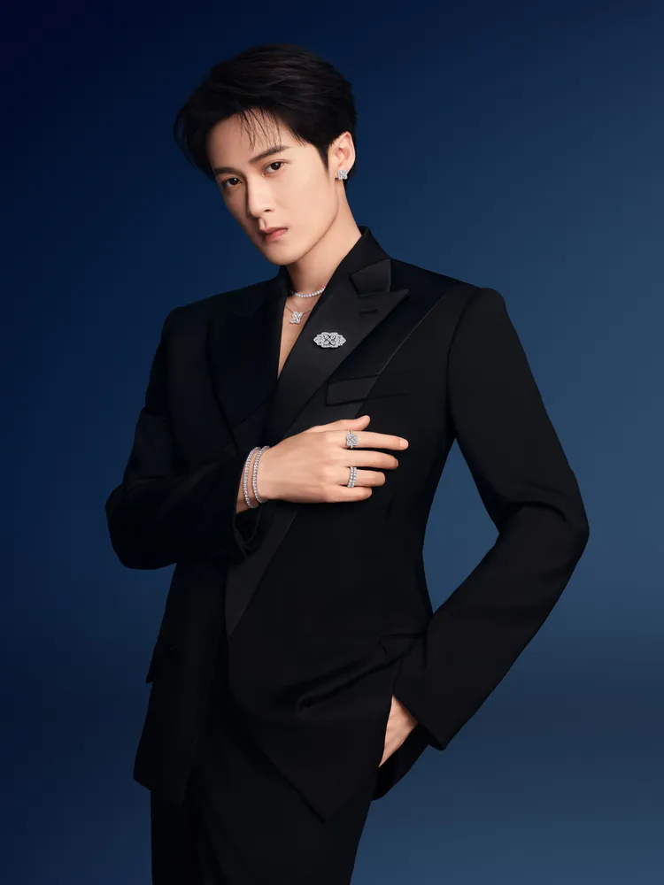 檀健次成為De Beers品牌代言人。品牌提供