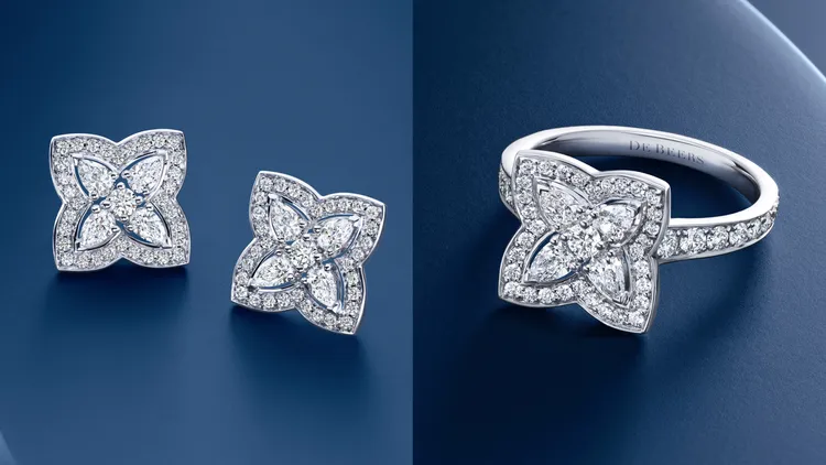 Enchanted Lotus 18K白金鑽石耳釘（左圖）32萬7000元、Enchanted Lotus 18K白金鑽石戒指（右圖）28萬4000元。品牌提供