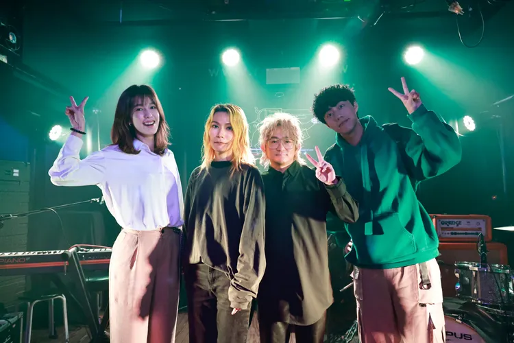 陳庭妮（左）、蔡凡熙（右）主演《幸福房屋事件簿》，人氣搖滾樂團Tizzy Bac特別客串。逆光電影提供