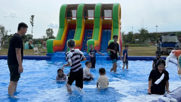 潮州鐵道園區新增戲水消暑設施。台鐵提供