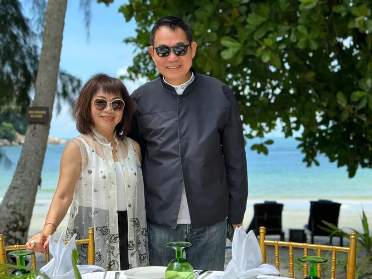 王元宏（右）與王太陳彩霞在事業上互相分工。吳玉愛攝