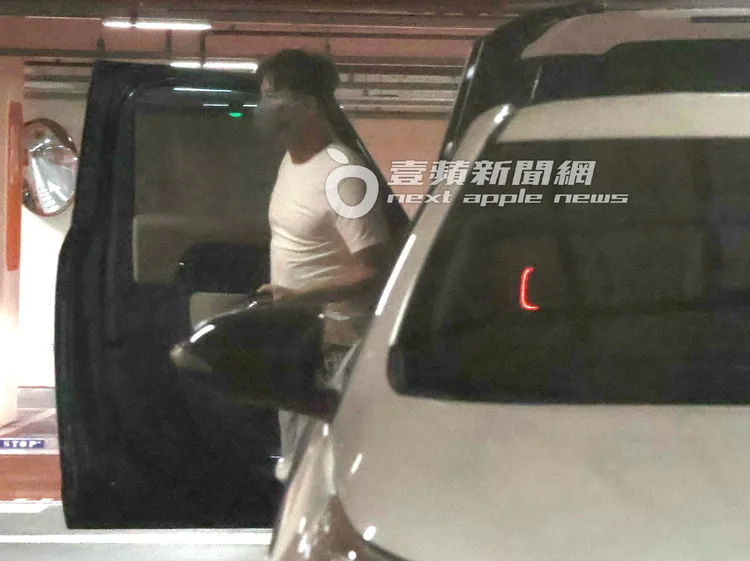 李聖傑身穿合身白色T恤。特勤中心攝