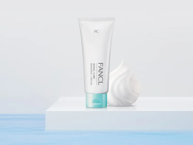 Fancl柔亮保濕潔顏霜，90g／750元。品牌提供