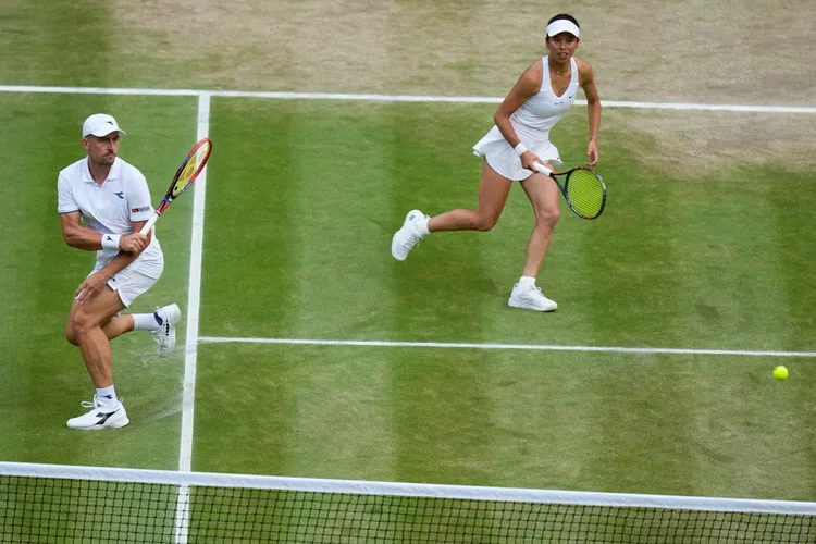 謝淑薇混雙在溫網奪冠。  美聯社