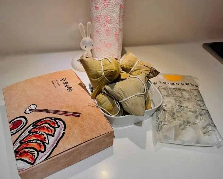 王心凌颱風天清冰箱清出端午節的粽子。翻攝自王心凌IG