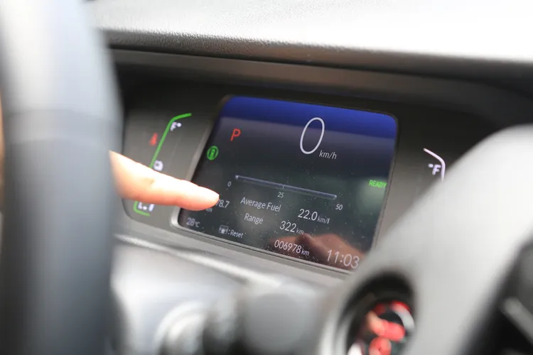 隨隨便便就能開出平均每公升汽油跑22公里以上的表現，讓林小姐眉開眼笑地表示每個月跑東跑西、跑業務，只需千把塊錢的油錢真的超級省。林浩昇攝