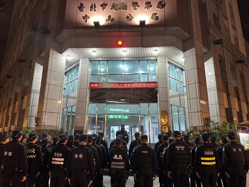 北市39歲警疑勾結詐團洩密 盜領單身死者遺產!檢調搜索帶回