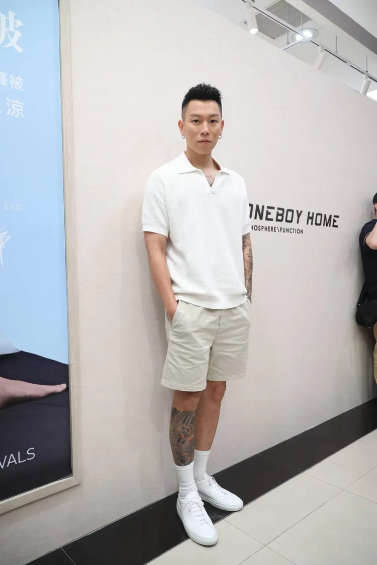 「行走費洛蒙」瘦子帥氣現身代言活動。娛樂中心攝