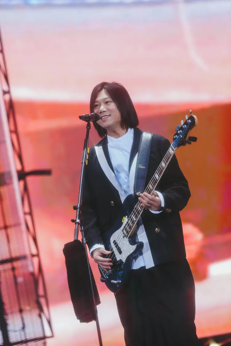 眾所皆知天后梁靜茹曾和五月天貝斯手瑪莎傳過緋聞。相信音樂提供