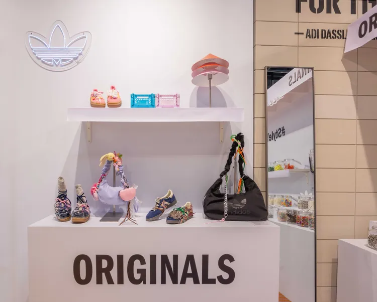 消費者可透過改造包讓自己的時尚單品更亮眼。品牌提供