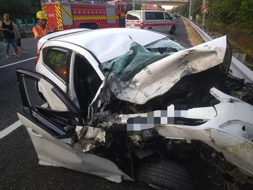 國道3車連環撞　4人傷！17歲少年無呼吸心跳驚險救回