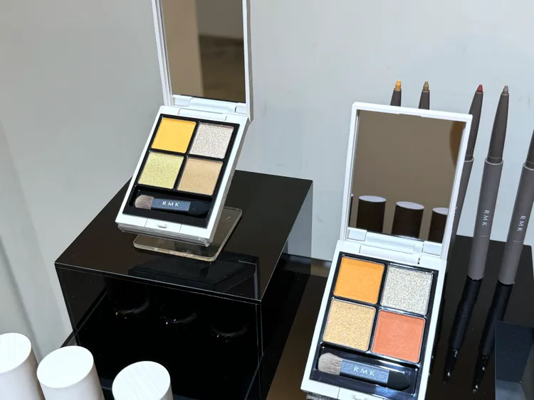 RMK立體調色眼盤#EX09（左）、#EX08（右），各2150元。張家玲攝