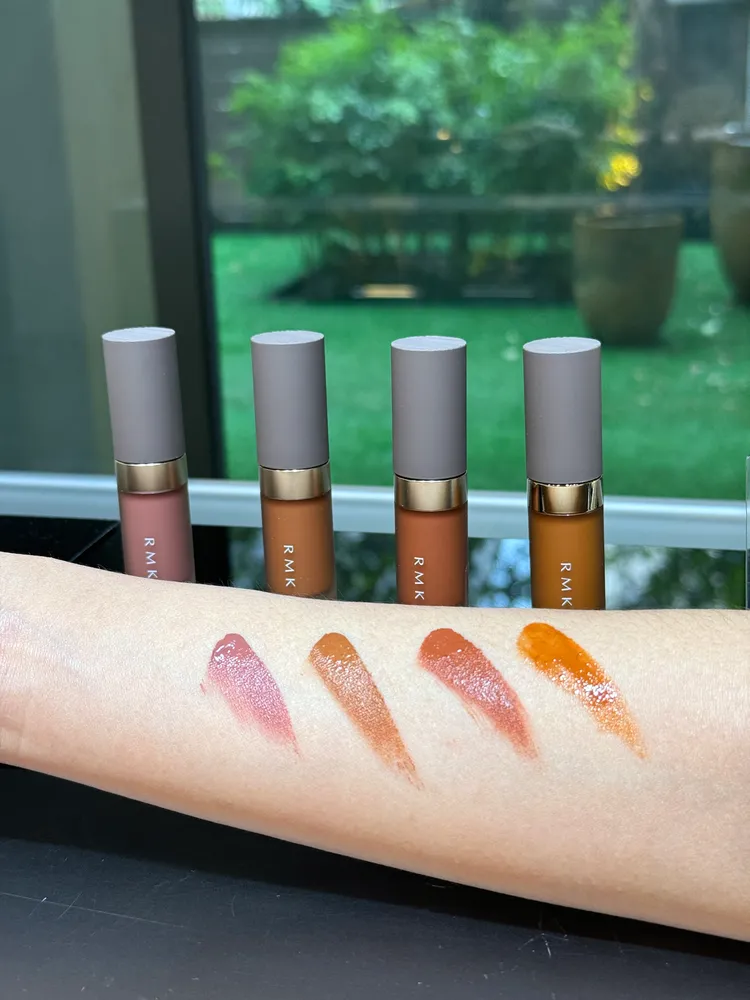 RMK暮光柔霧唇釉（左1至3）、持色水感唇釉#EX08（右）各1400元。張家玲攝