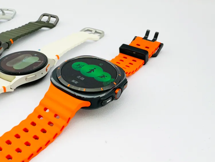 Galaxy Watch Ultra加入一顆實體快捷按鍵，暫僅支援預設功能。記者趙筱文 攝影。