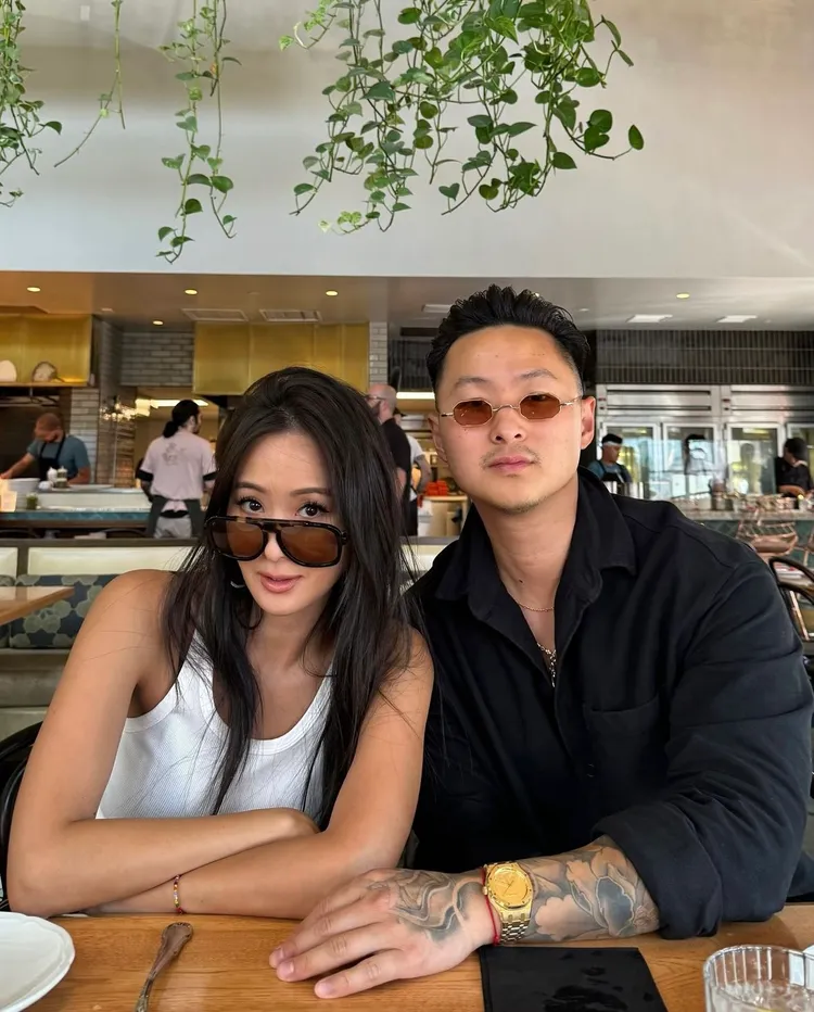 孫芸芸（左）曬出與弟弟的合照。翻攝孫芸芸IG