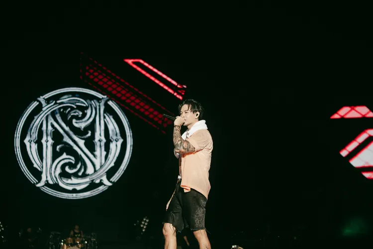 高爾宣升格人夫人父後，首登「本色祭」舞台。本色音樂提供