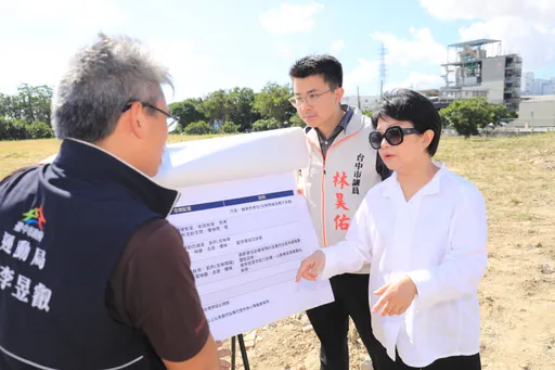 視察「大龍市民運動館」基地 盧秀燕掛保證:一定蓋起來