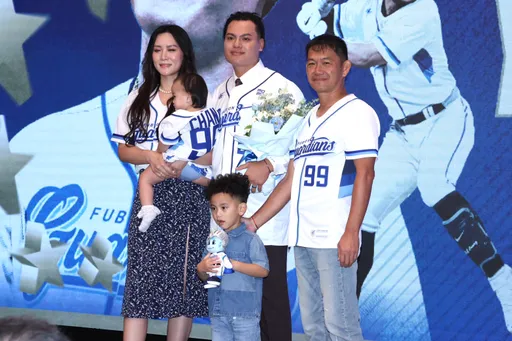 超勵志!張育成簽破紀錄近億最貴合約 當年竟是「放牛的孩子」