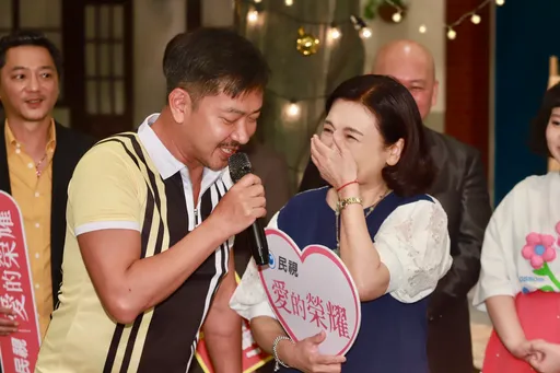 江俊翰《爱的荣耀》惨遭姚黛玮狂打8耳光 电视前亲妈心疼到哭了