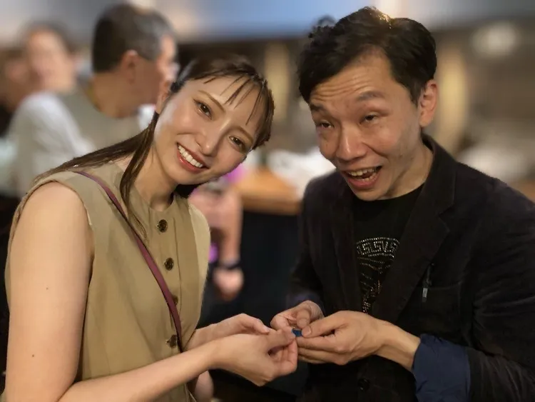 「與大家一起創造黨」黨主席大津綾香替候選人拉票。翻攝自X