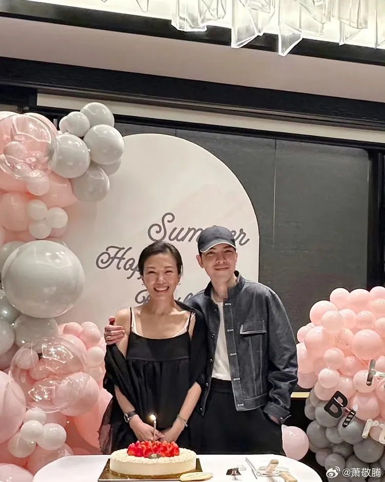 蕭敬騰跟老婆甜如蜜。翻攝蕭敬騰IG