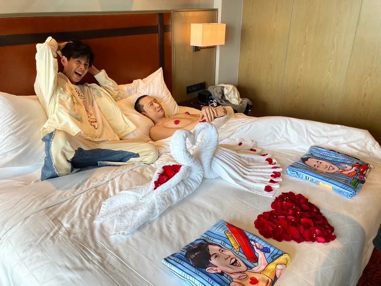 浩角翔起成軍20年，飯店做蜜月套房。鬧著玩YT提供