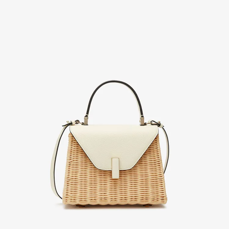 Valextra Iside包款擁有多種不同造型、色調及尺寸可選擇。品牌提供