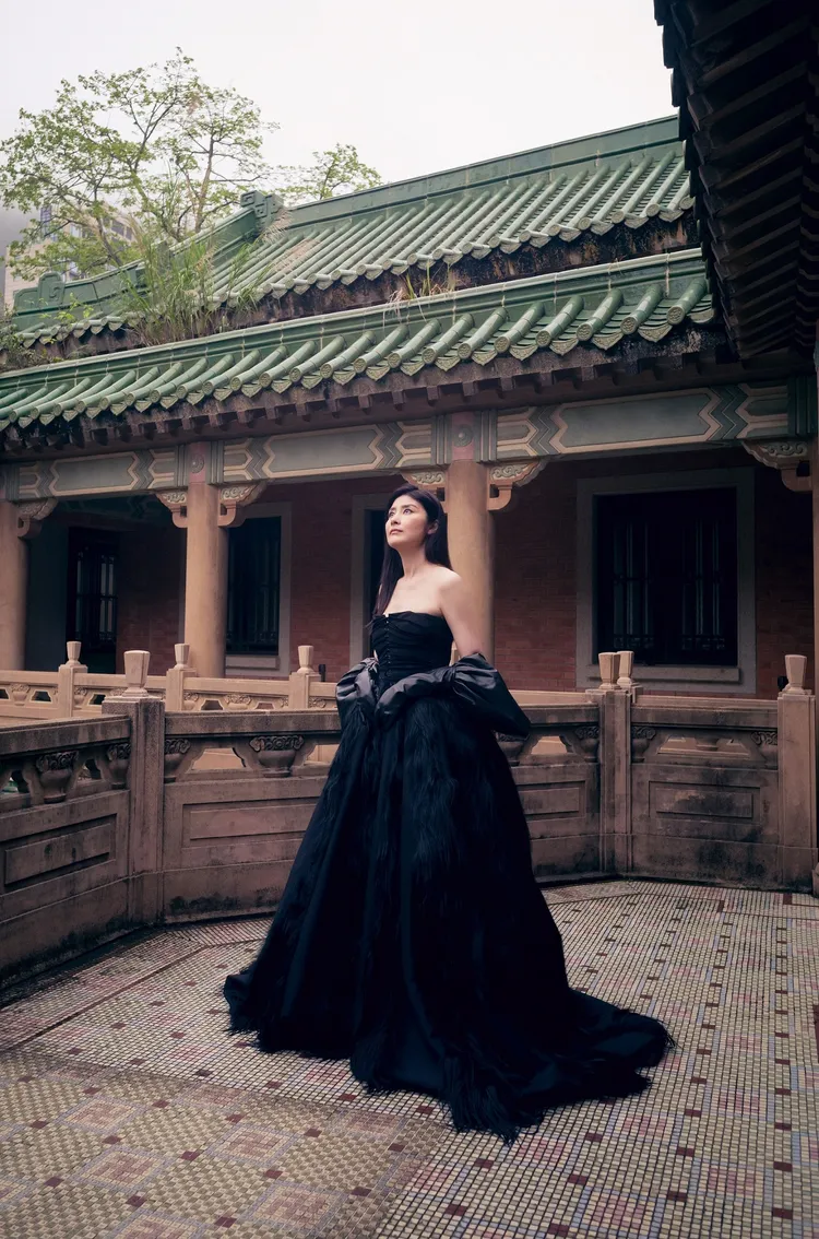 陳慧琳換了12個造型。環球音樂提供