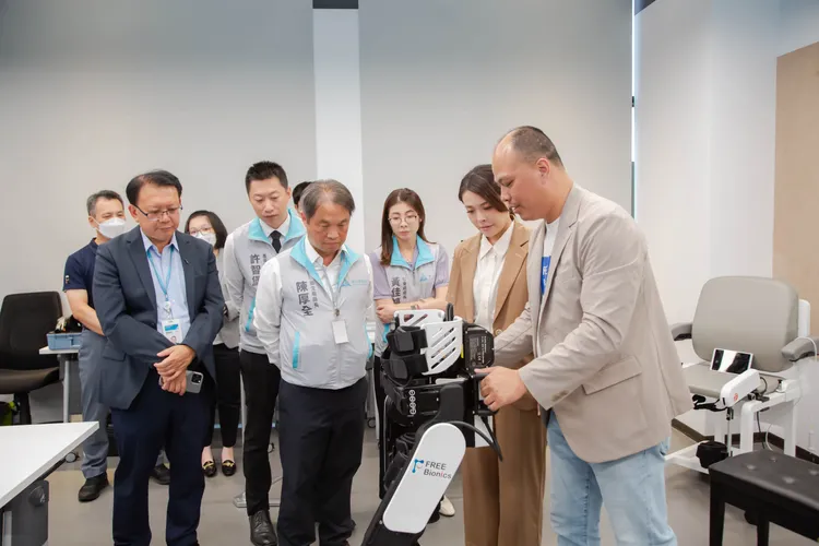 高虹安訪福寶科技公司。新竹市府提供