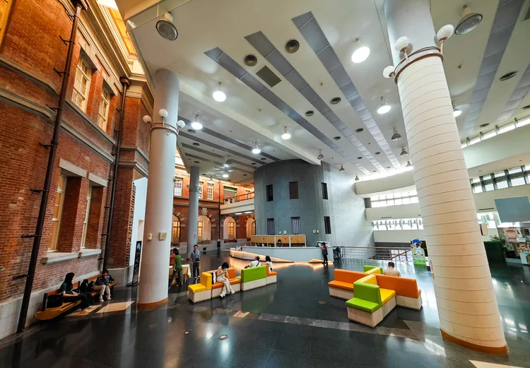 「文學千層．故事連城：從17世紀開始的超時空之旅」特展於臺文館1樓展出。田欣雲攝