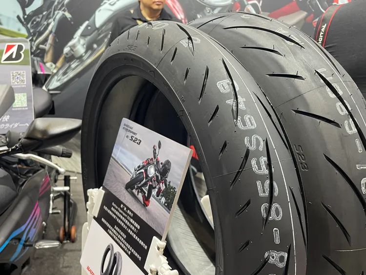 現場將提供車展三日限定的優惠折扣，只要現場購買指定輪胎，立即享有最高達1000元不等的優惠折扣。林浩昇攝