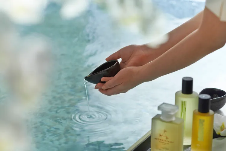 台北文華東方酒店芳療中心傳承東方傳統概念，並融合當地文化及特色療法，以其獨特品味打造出世界級並屢獲殊榮的芳療體驗。業者提供