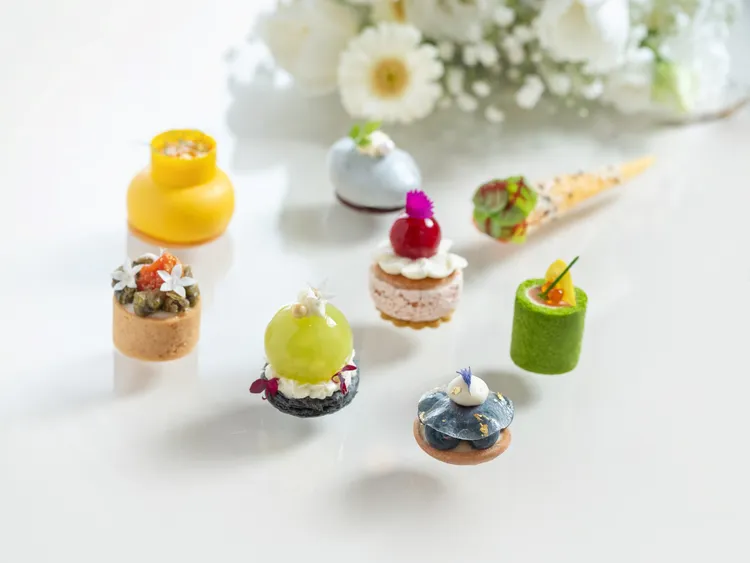 夏季限定「雅致輕盈」下午茶芬芳迷人，以味蕾感受盛夏陽光下的天然香氣。業者提供