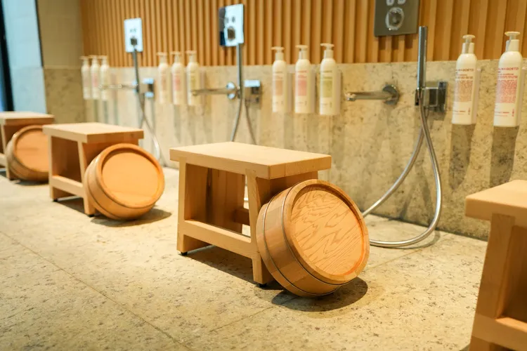 潔風呂走日式風格，圖為盥洗區。田欣雲攝