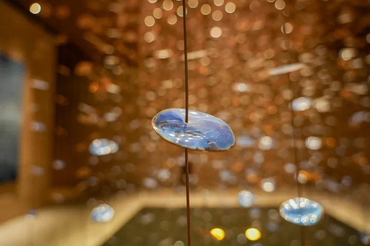 走過迎賓玄關，首先映入眼簾的是象徵蝴蝶谷的裝置藝術。田欣雲攝