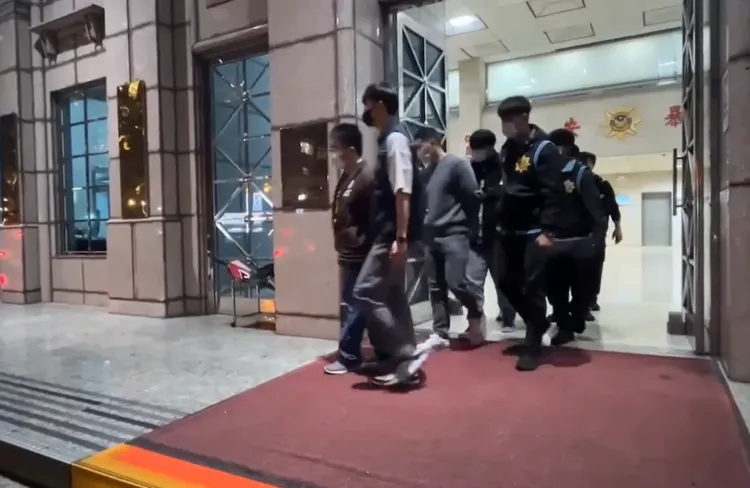 徐男等人遭送辦。警方提供