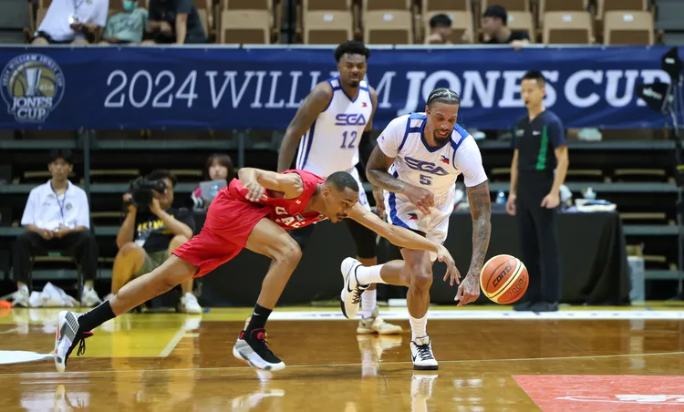 麥卡洛(右)。中華籃協