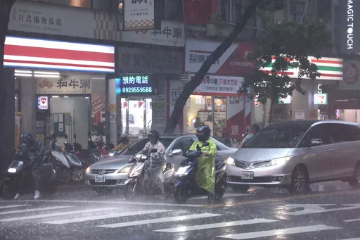 18縣市熱炸「3地一片紅」　颱風這天最靠近！50％飆中颱路徑曝