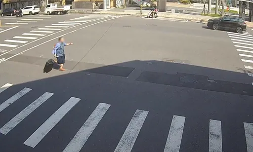 錢包掉公車 男狂追兩路口「腳軟無力」 台中警接棒開車4公里尋回