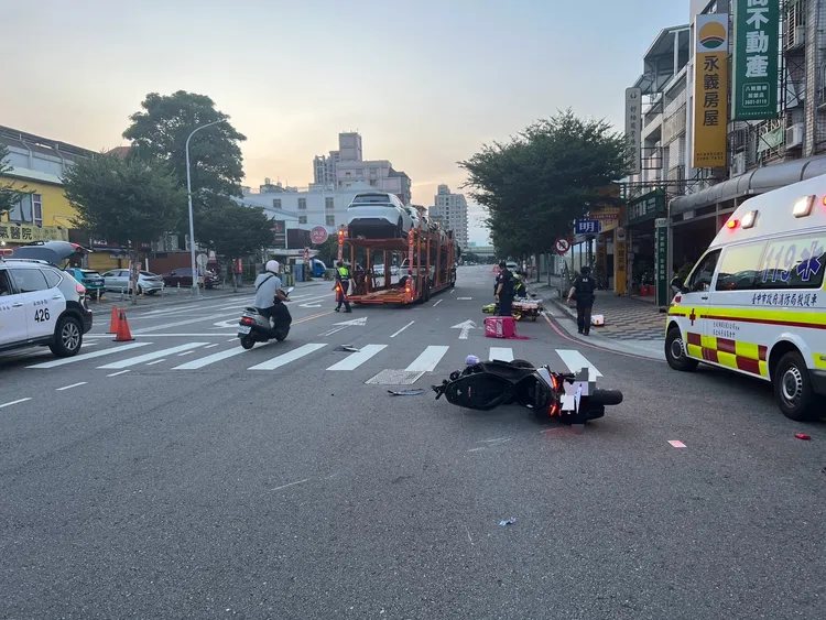 警消到場時李姓機車騎士傷勢嚴重，頭部重創送醫後不治身亡。民眾提供