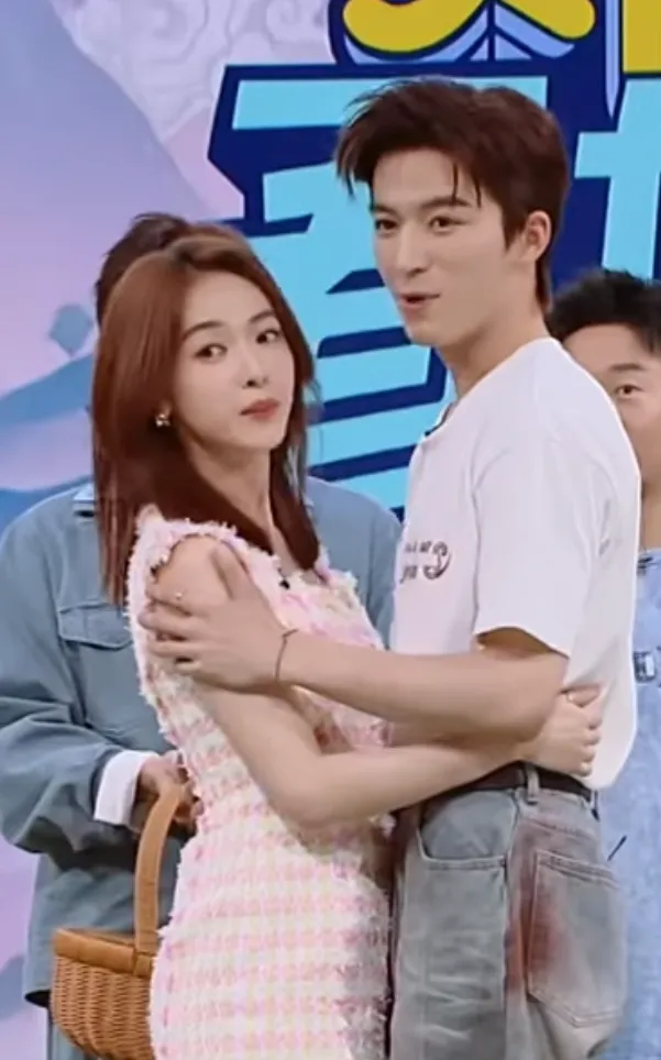 吳謹言（左）、王星越（右）互動令人超心動。翻攝《你好，星期六》YT頻道