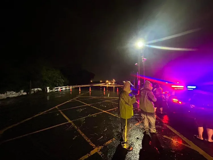 八掌溪部分橋樑與道路已封閉。翻攝林緗亭臉書