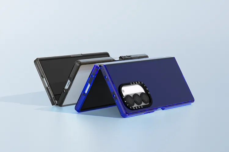 Galaxy Z Fold6強悍防摔手機殼及透明手機殼皆通過1.2公尺高的防摔測試。CASETiFY提供。