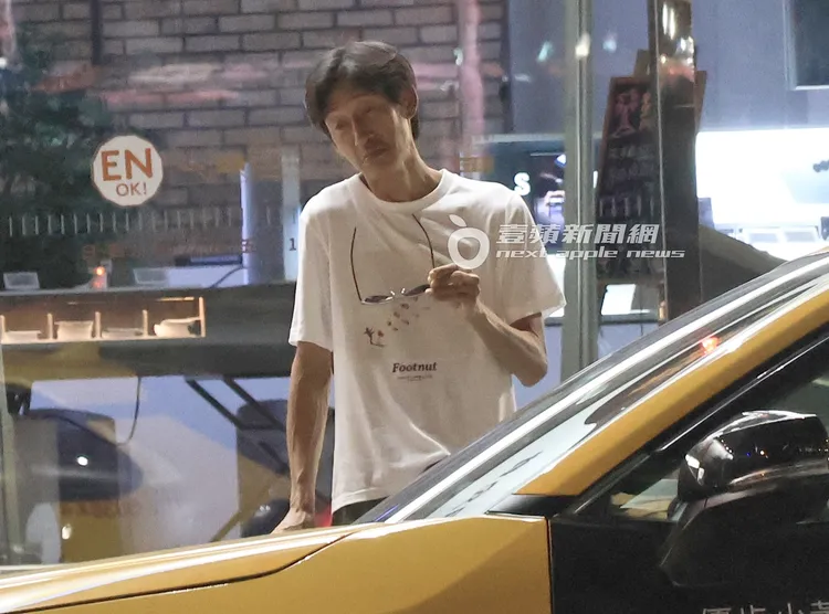 唐治平臉上表情有些不悅，心情突然變得有些不穩定。特勤中心攝