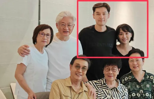 胡歌婚後一年半首談經紀人老婆 謝她持家顧娃「付出了很多」